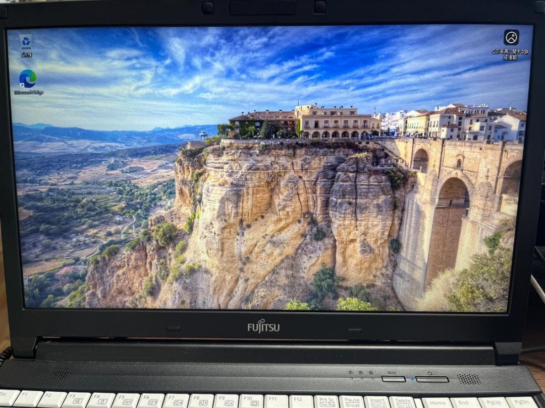 【美品】FUJITSU ノートPC A576/P i3/SSD Win11 03