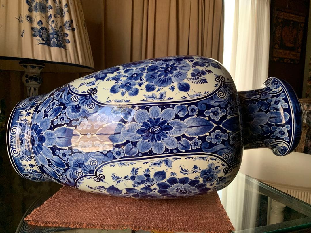 ロイヤルデルフト　破格！オランダのビンテージ超大型花瓶で細かく描き込まれた美術品