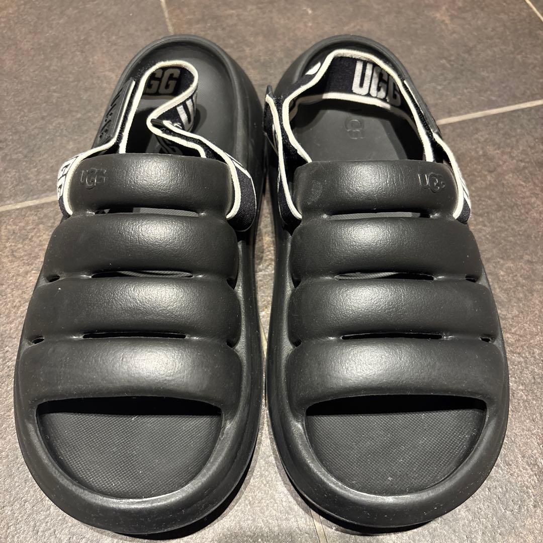 UGGサンダル