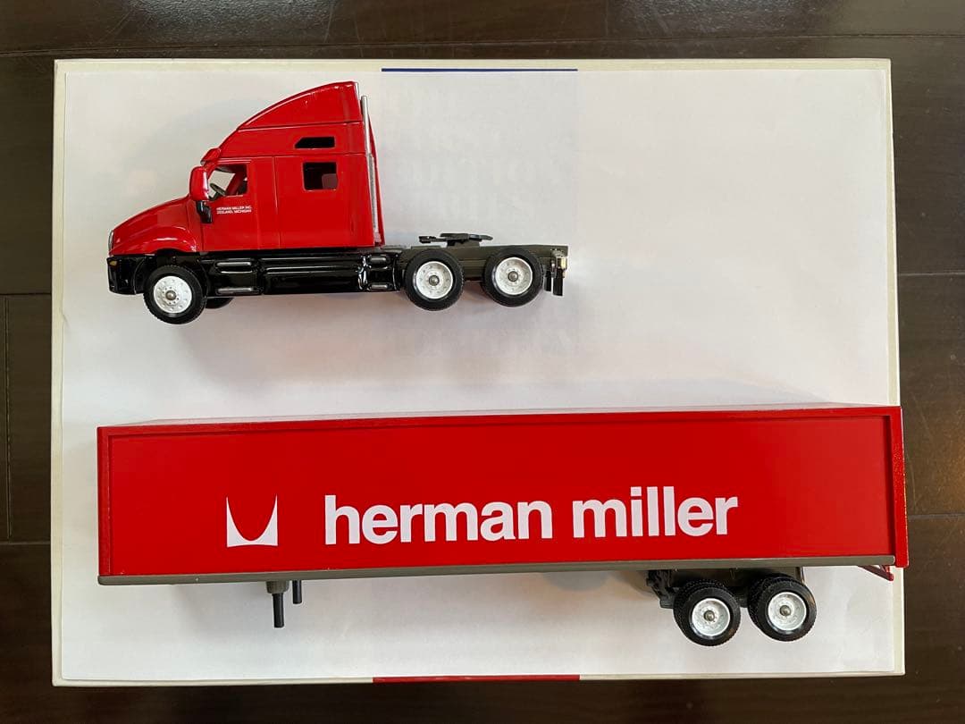 herman miller ハーマンミラー　トレーラー