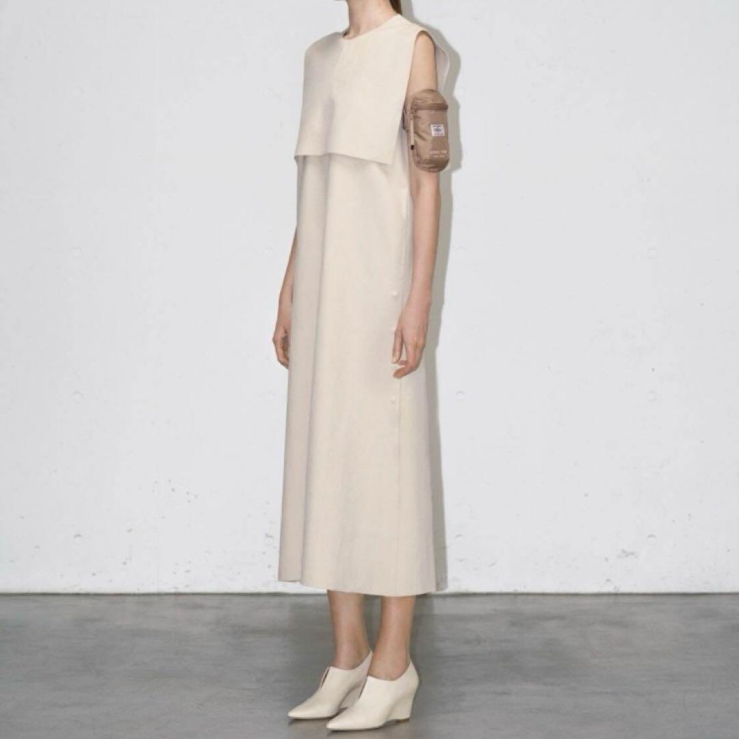 【23SS】HYKE エコスエードワンピース　ノースリーブ　アイボリー