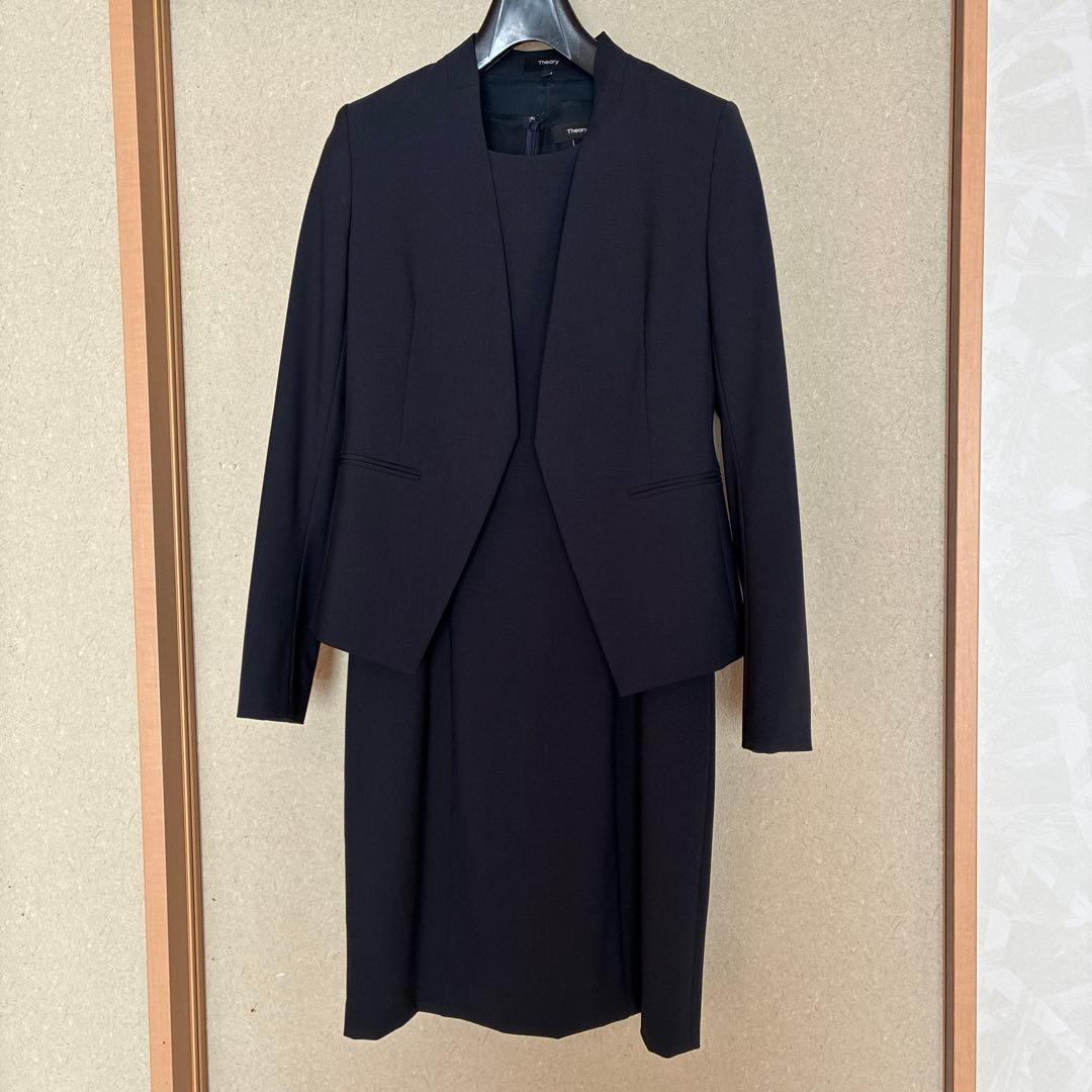 美品　Theoryノーカラージャケット ワンピーススーツ セットアップ ネイビー