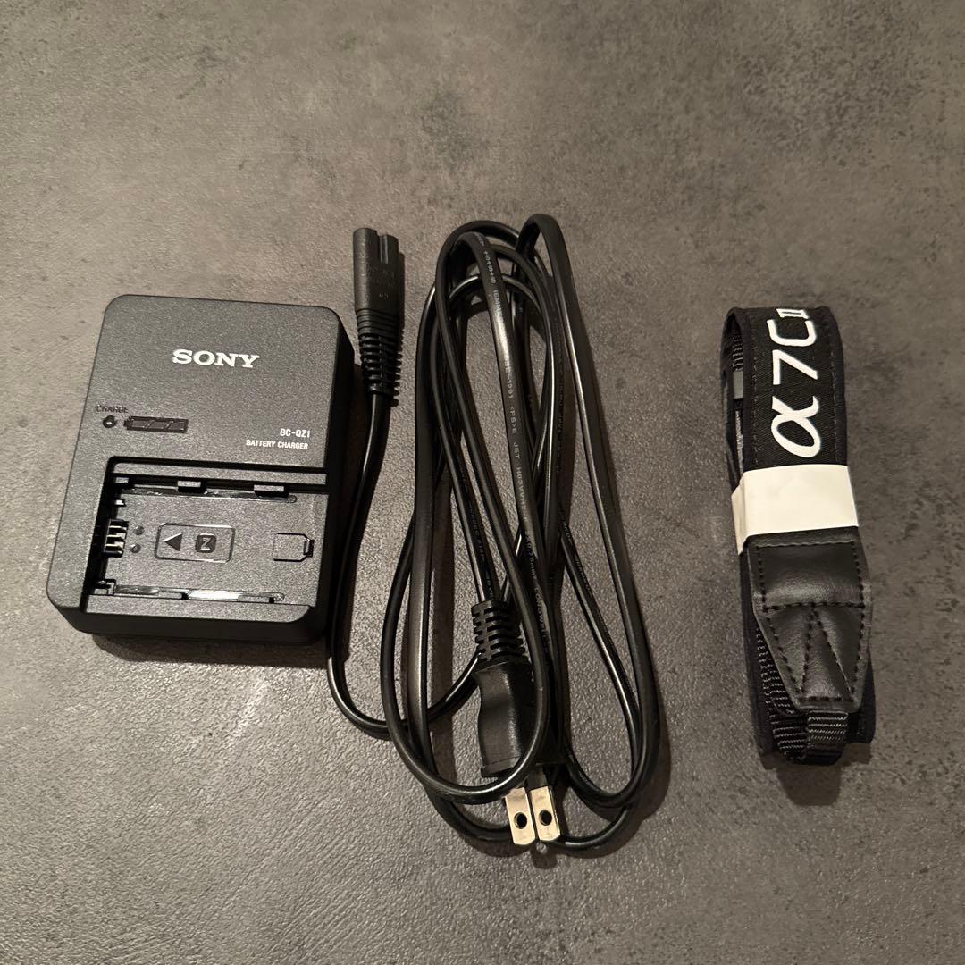 SONY α7Ciiミラーレス一眼（追加バッテリー、チャージャー付き）