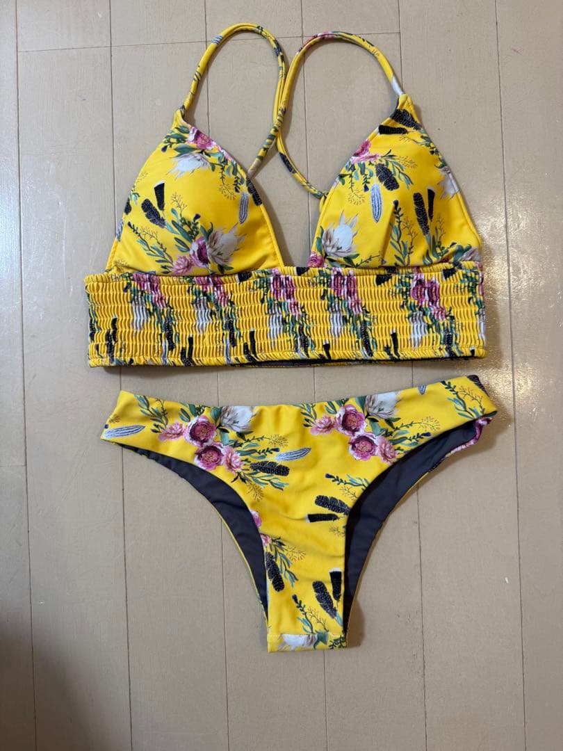 【値下げ中】ALEXIA STAM 花柄イエロービキニ セパレート水着