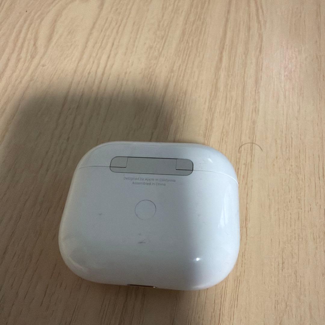 自分用で使っていたAppleのAirPods（第3世代）です。