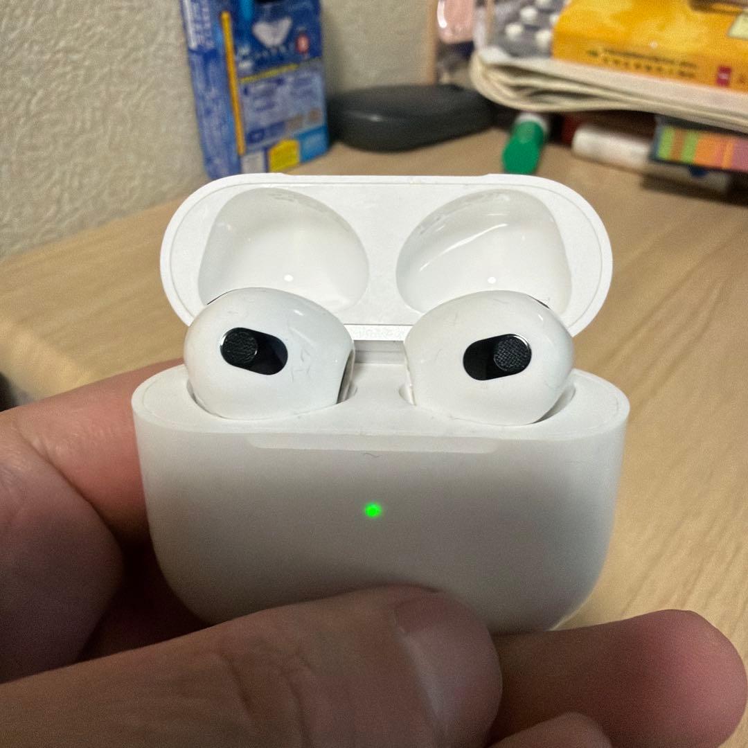 自分用で使っていたAppleのAirPods（第3世代）です。