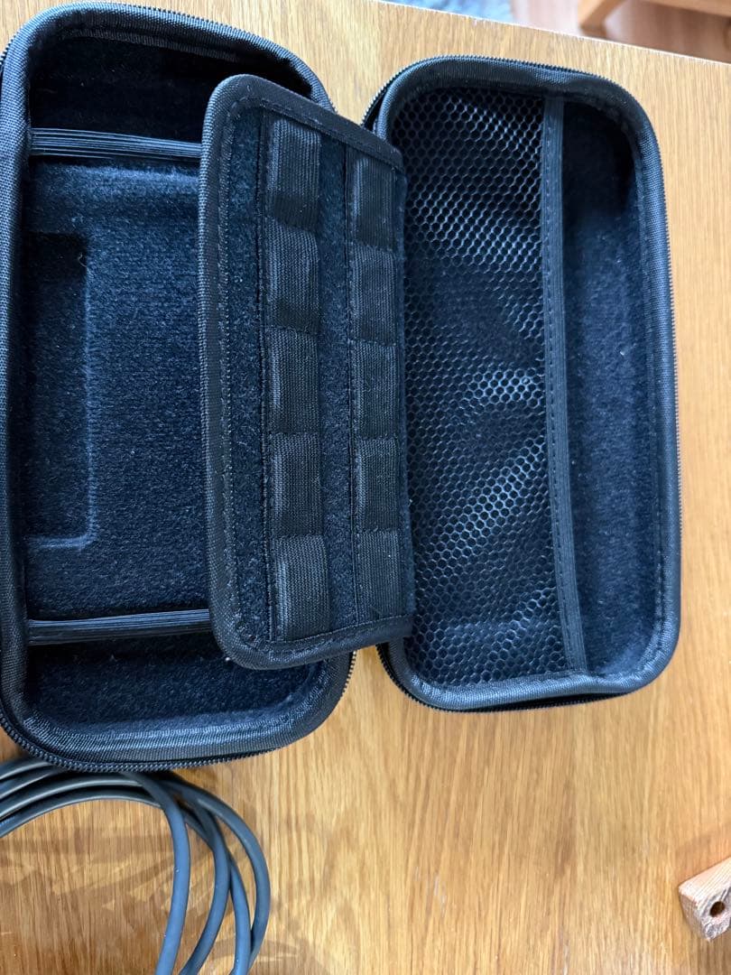 NintendoSwitch充電器セット、カセット本体入れ カセット、ジョイコン