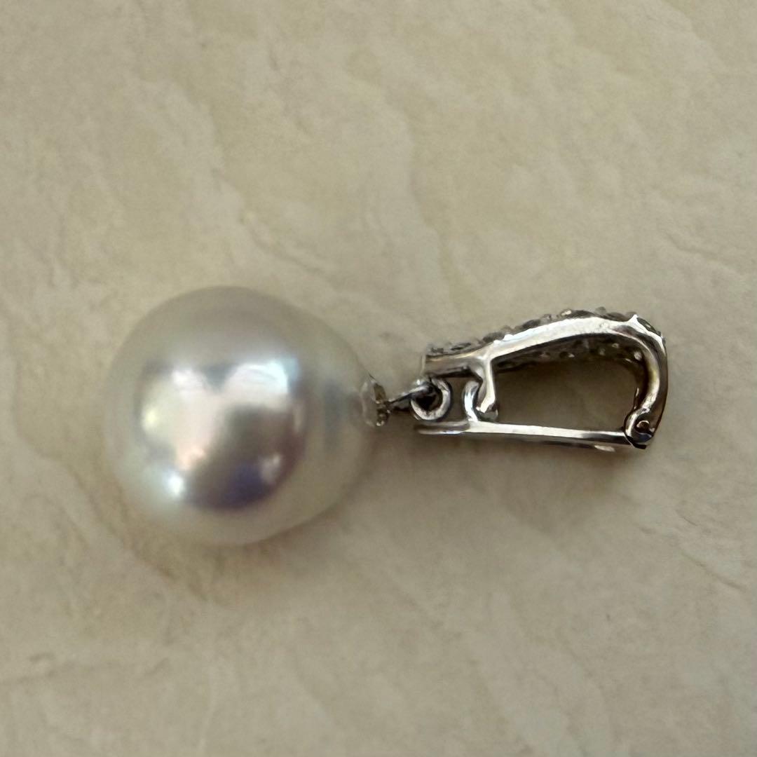 桜玲子　k18WGダイヤ0.30南洋白蝶パールペンダントトップ