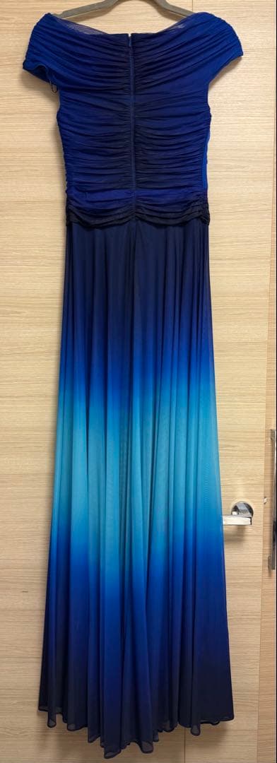 タダシショージ グラデーションブルー オフショルダー ロングドレス