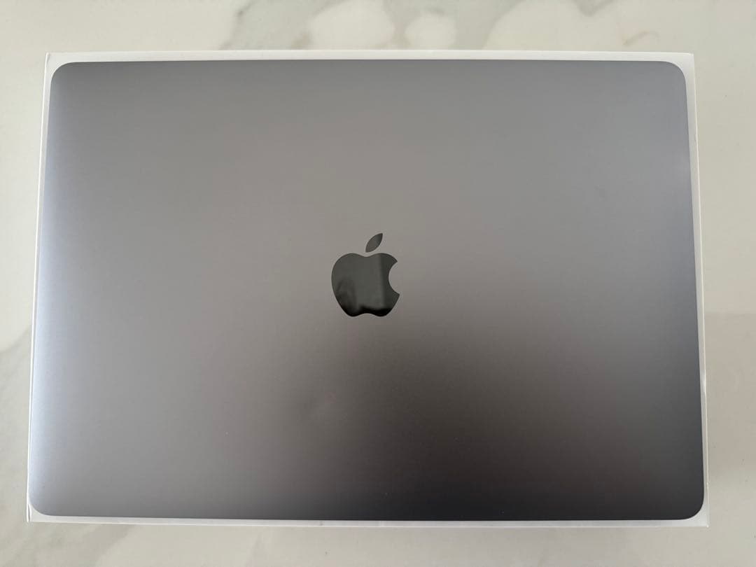 超美品 MacBook Air M1 13インチ2020 256GB/8GB