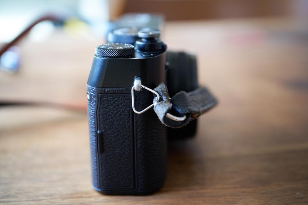 【美品】Fuji X100VI ブラック + おまけアクセサリー多数付き