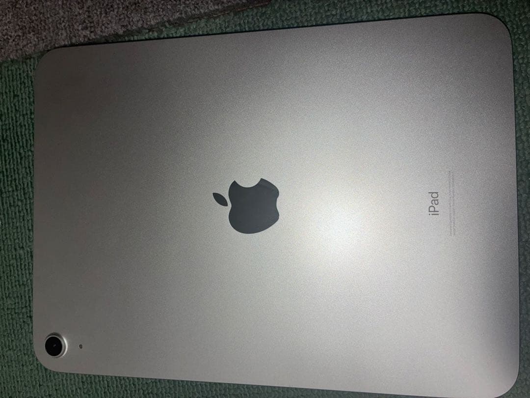 iPad 10.9インチ 第10世代 Wi-Fi 64GB シルバー ケース付き