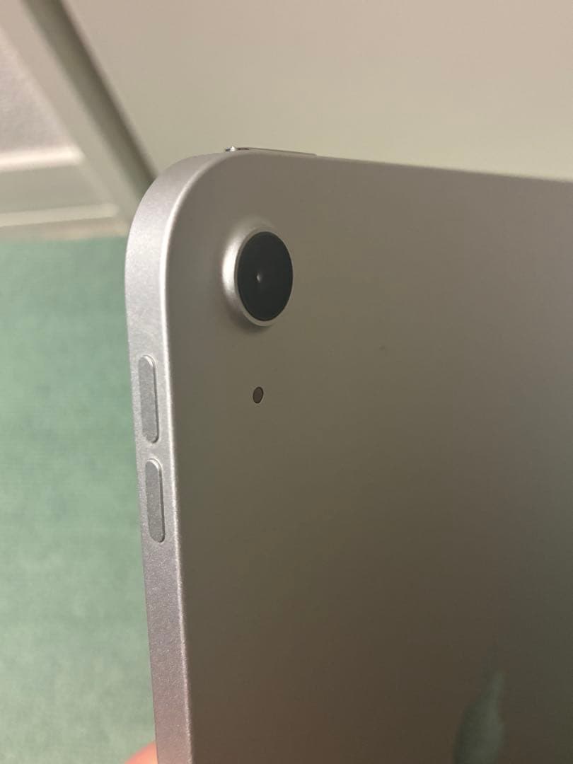 iPad 10.9インチ 第10世代 Wi-Fi 64GB シルバー ケース付き