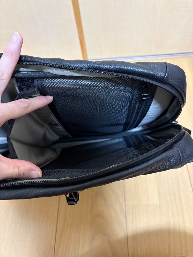 カワニシカバン　seowU[セオウー]｜撥水レザー色はブラック使用1週間