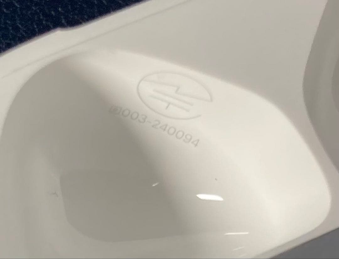 Apple AirPods 4 本体 アクティブノイズキャンセリング