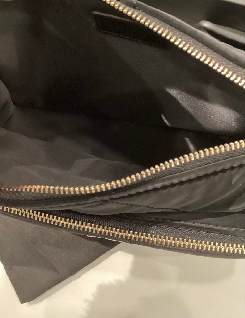 シャネル　ベルベッドエフェクトチェーンクラッチバッグ　ノベルティ