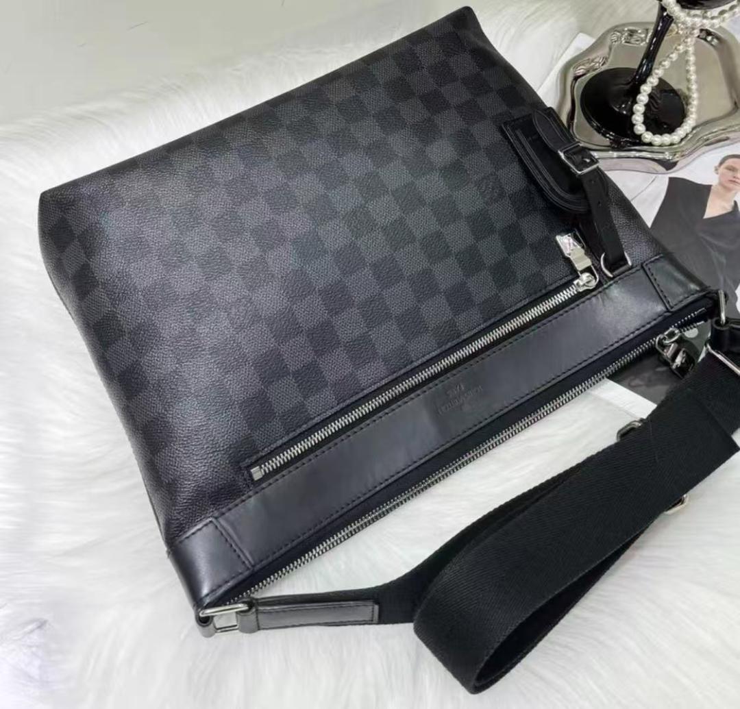 ダミエグラフィット メッセンジャーバッグ