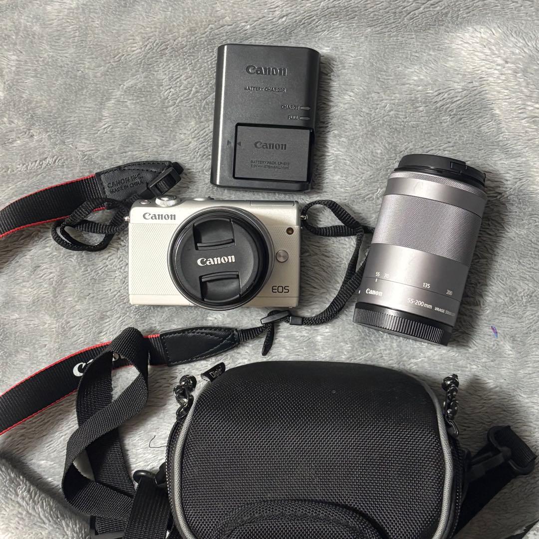 Canon EOS M100 ダブルズームキット ミラーレス一眼