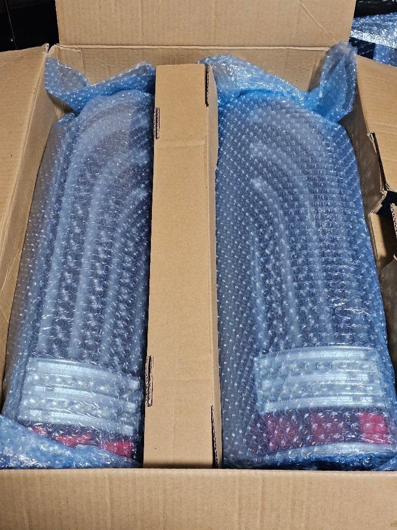 ハイエース200系、ヘリオステールランプ 球切れアリ