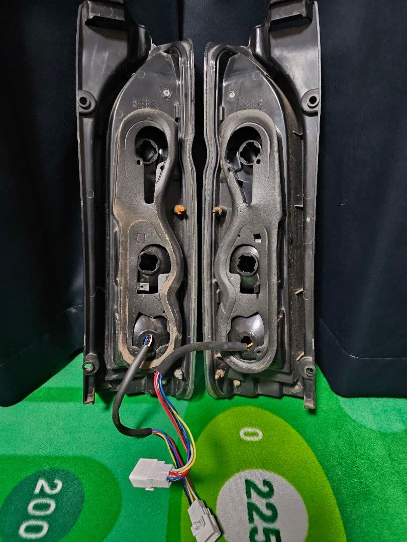 ハイエース200系、ヘリオステールランプ 球切れアリ