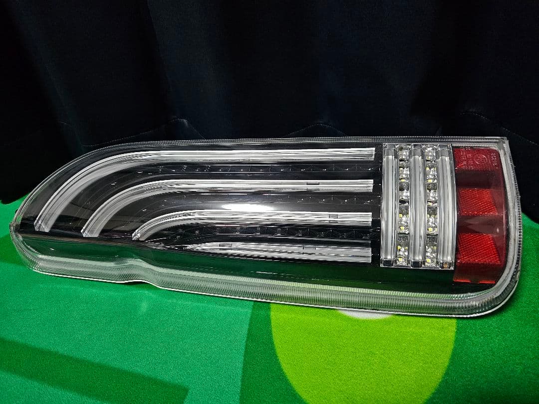 ハイエース200系、ヘリオステールランプ 球切れアリ