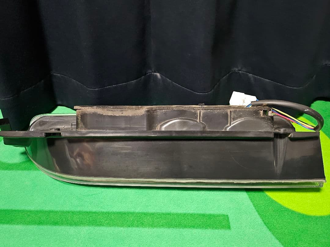 ハイエース200系、ヘリオステールランプ 球切れアリ