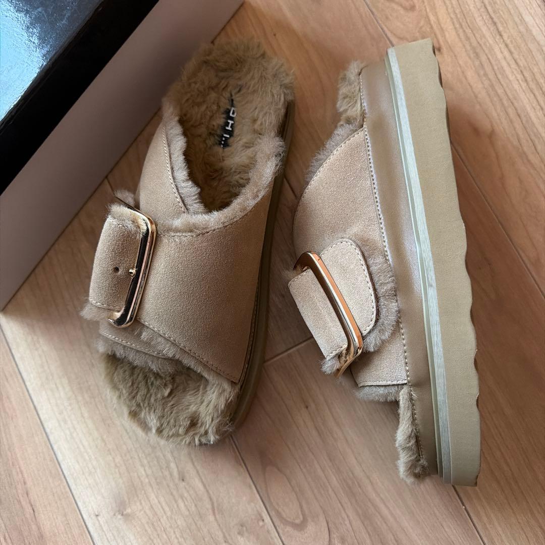 【新品】MOHI ムートンサンダル ベージュ 37（24cm）箱付き