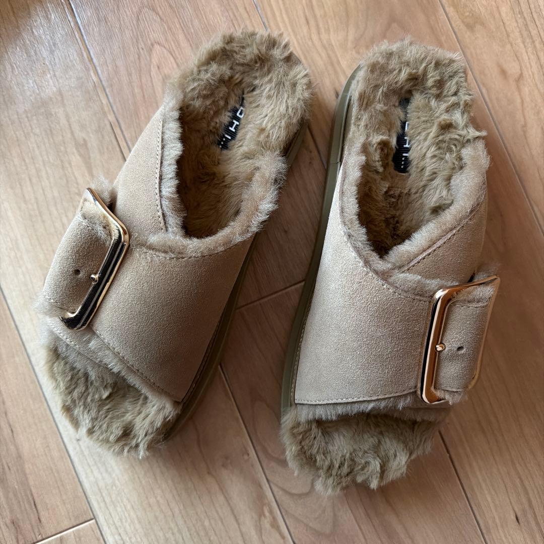 【新品】MOHI ムートンサンダル ベージュ 37（24cm）箱付き