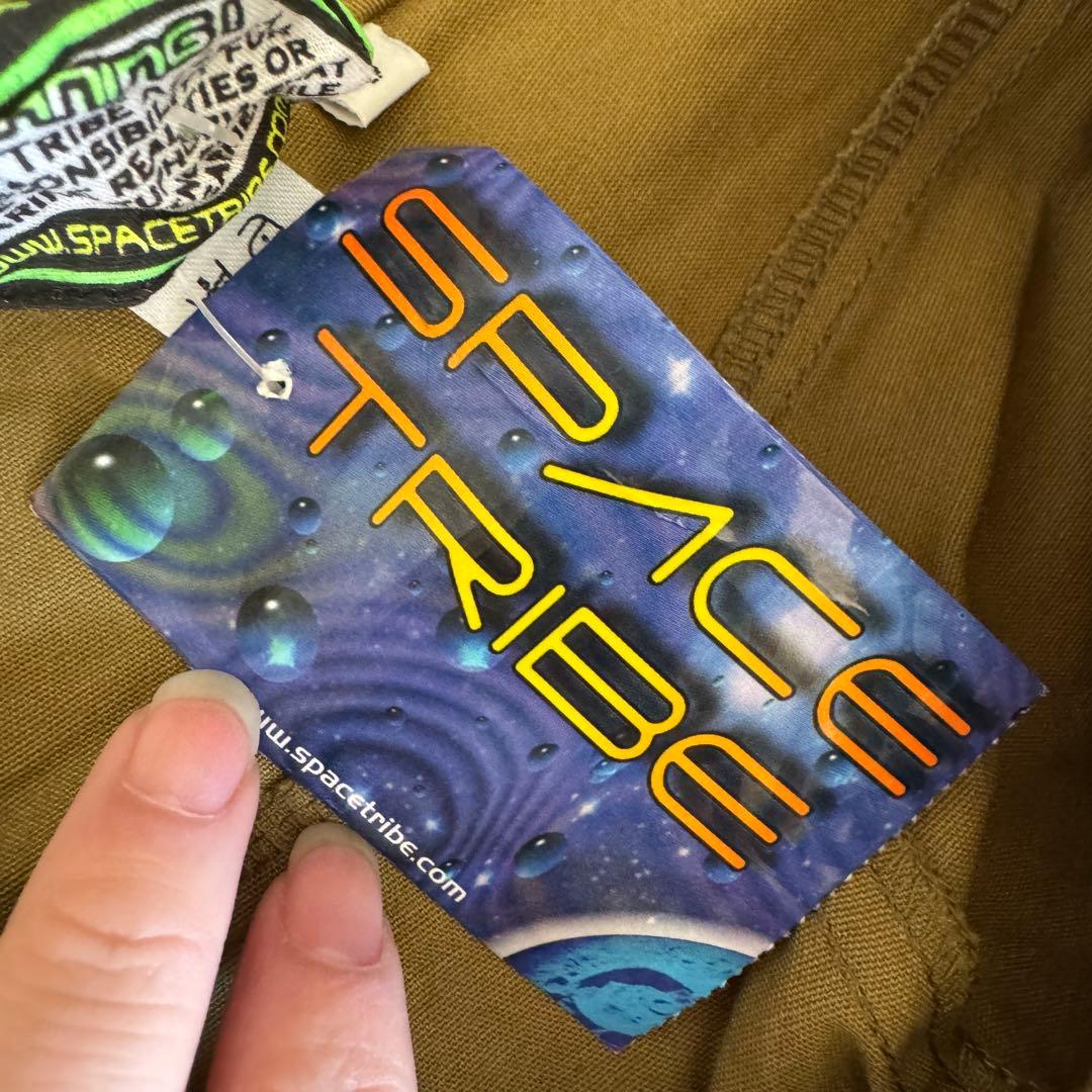 新品SPACE TRIBE レイヴフレアパンツ　カーキ