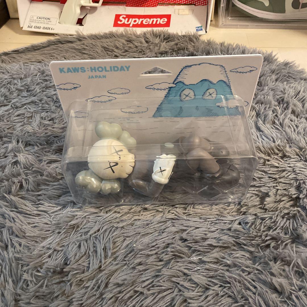 イヤホン KAWS:HOLIDAY