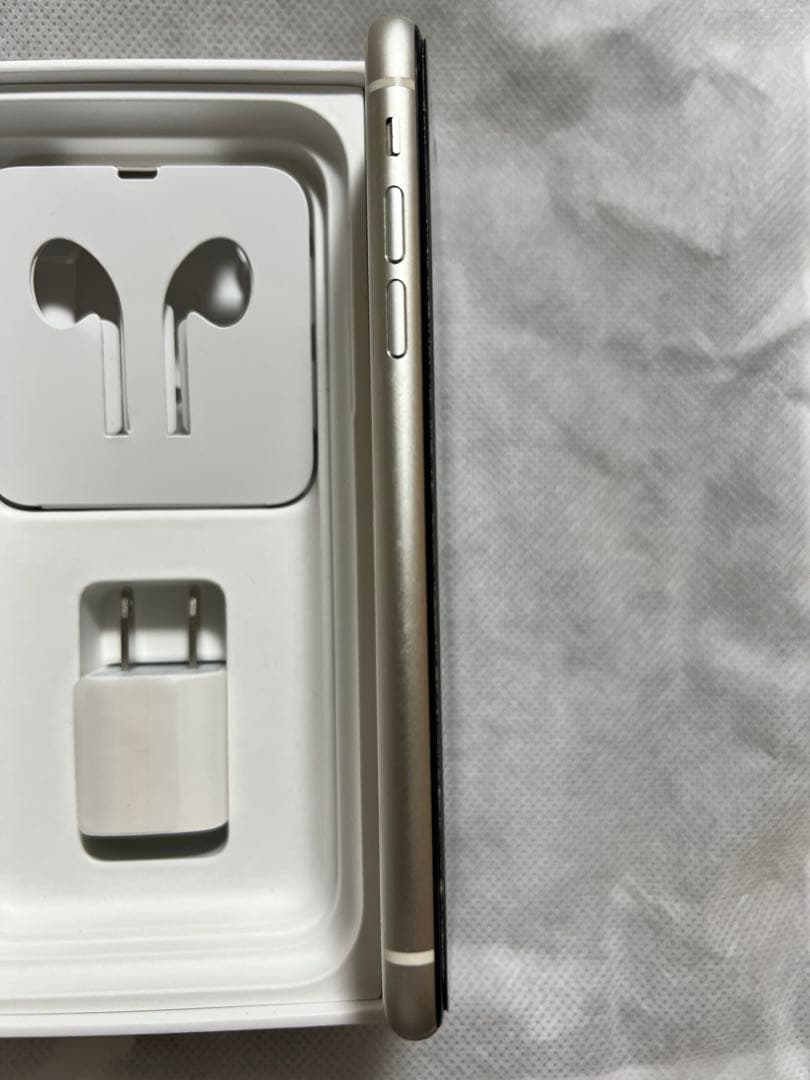 Apple iPhone 11 ホワイト 本体128GB　箱付き