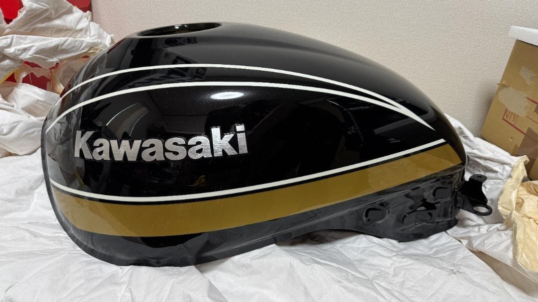 Z900RS 純正タンク＆純正リアフェンダ－セット 未使用品