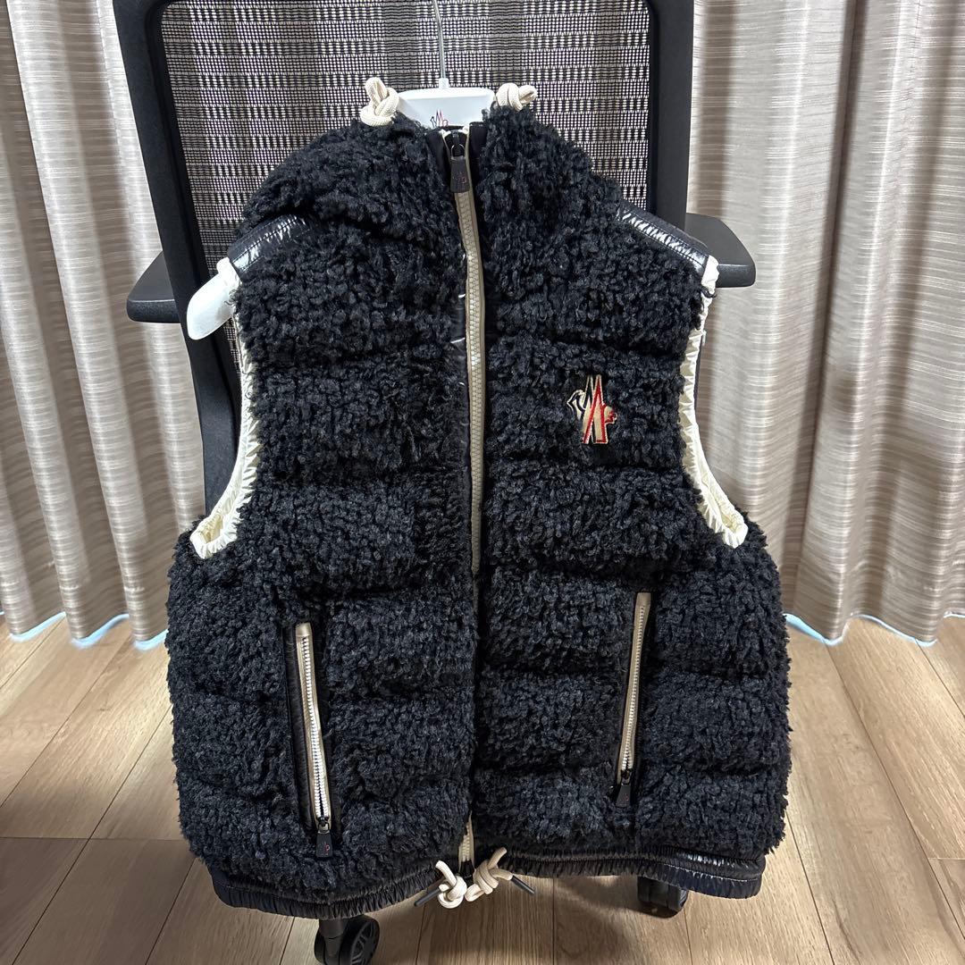 hiroさま専用 【美品】モンクレール ボア素材 ブラックダウンベスト