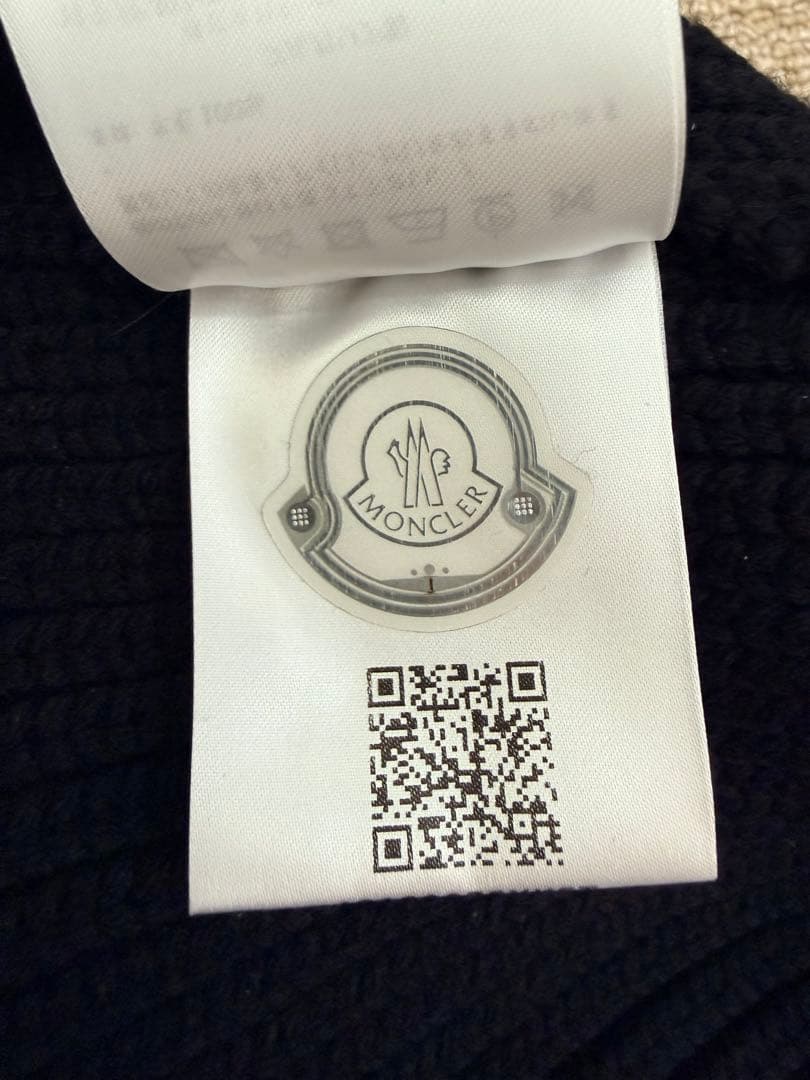 モンクレール黒 ニット帽