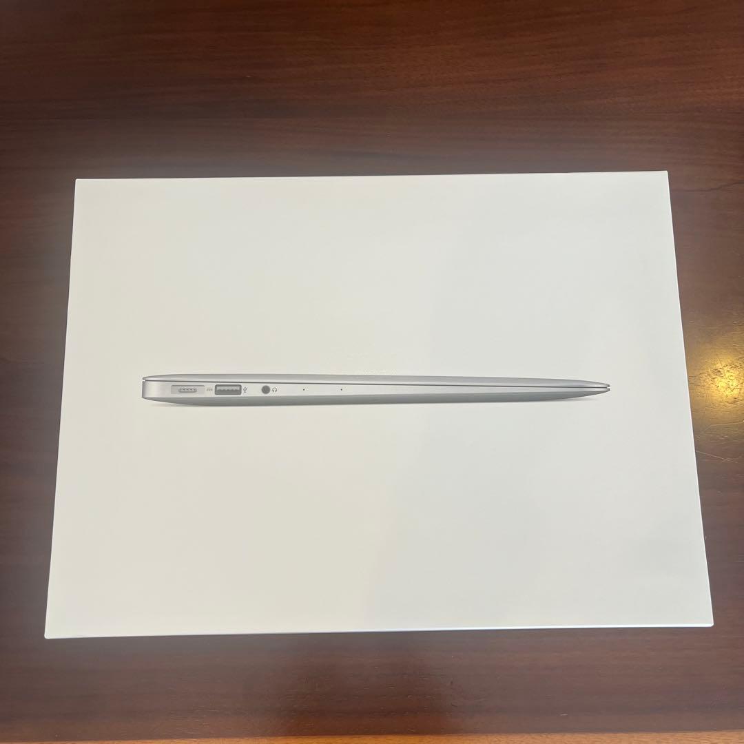 MacBook Air 13インチ core i7 /8GB /256GB