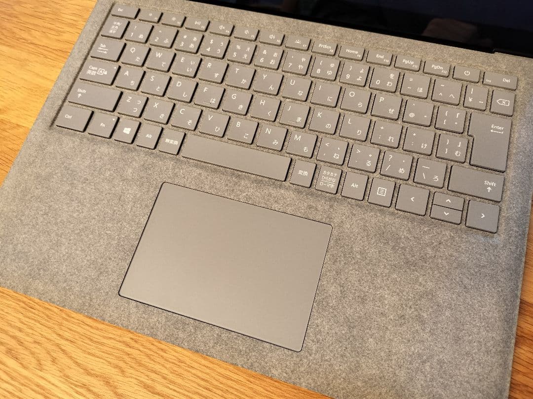Microsoft Surface Laptop office付き