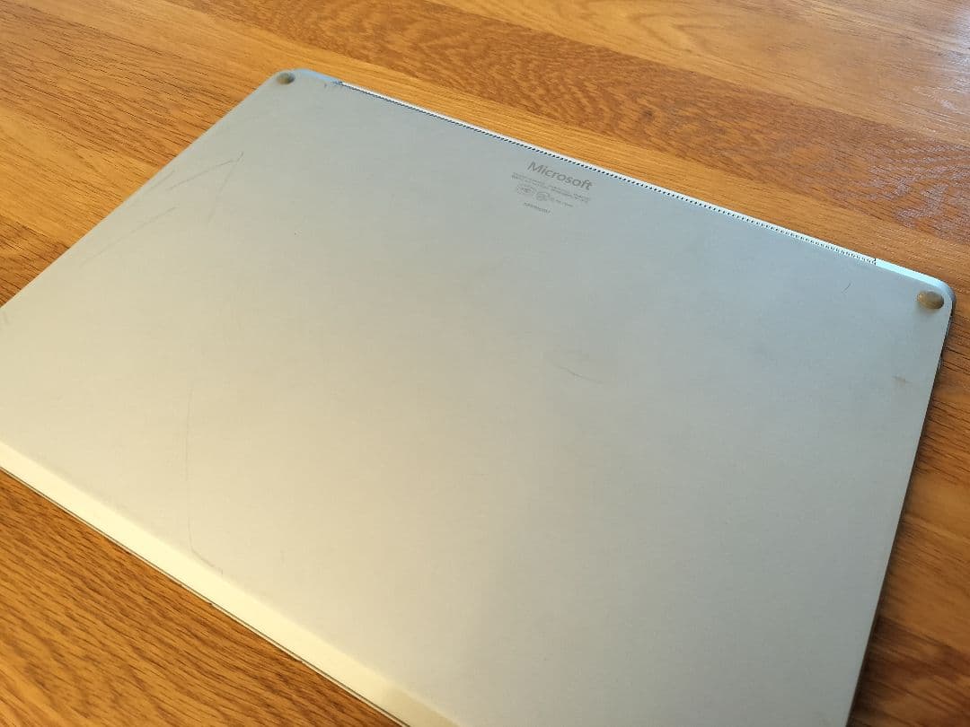 Microsoft Surface Laptop office付き