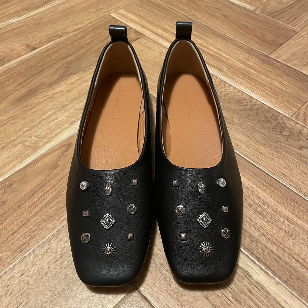 イアパピヨネ　スタッズパンプス