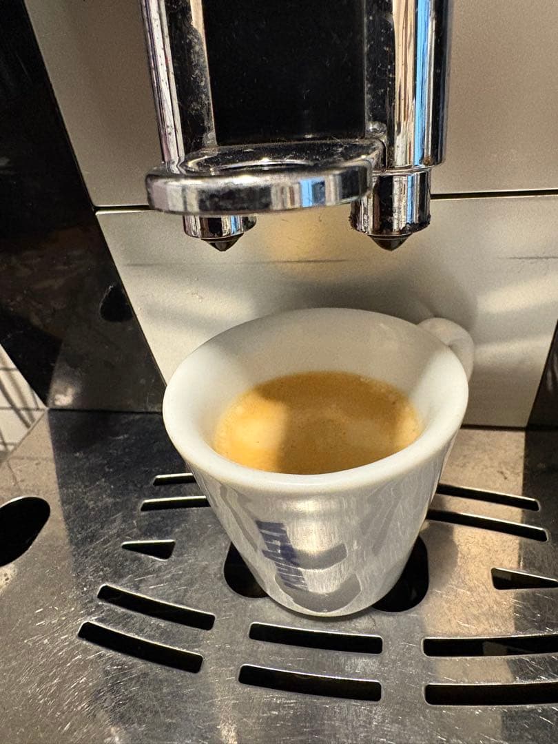 デロンギ　マグニフィカSプラス　全自動エスプレッソマシン　ECAM23210