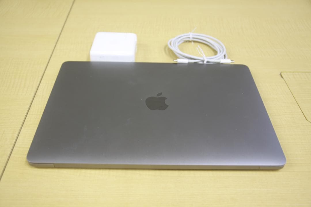 MacBook Pro 13インチ,2019/16GB/1TB