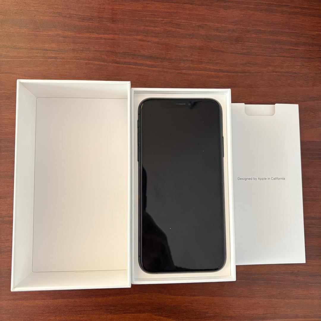 iPhone Xs スペースグレイ　64G　iphone本体