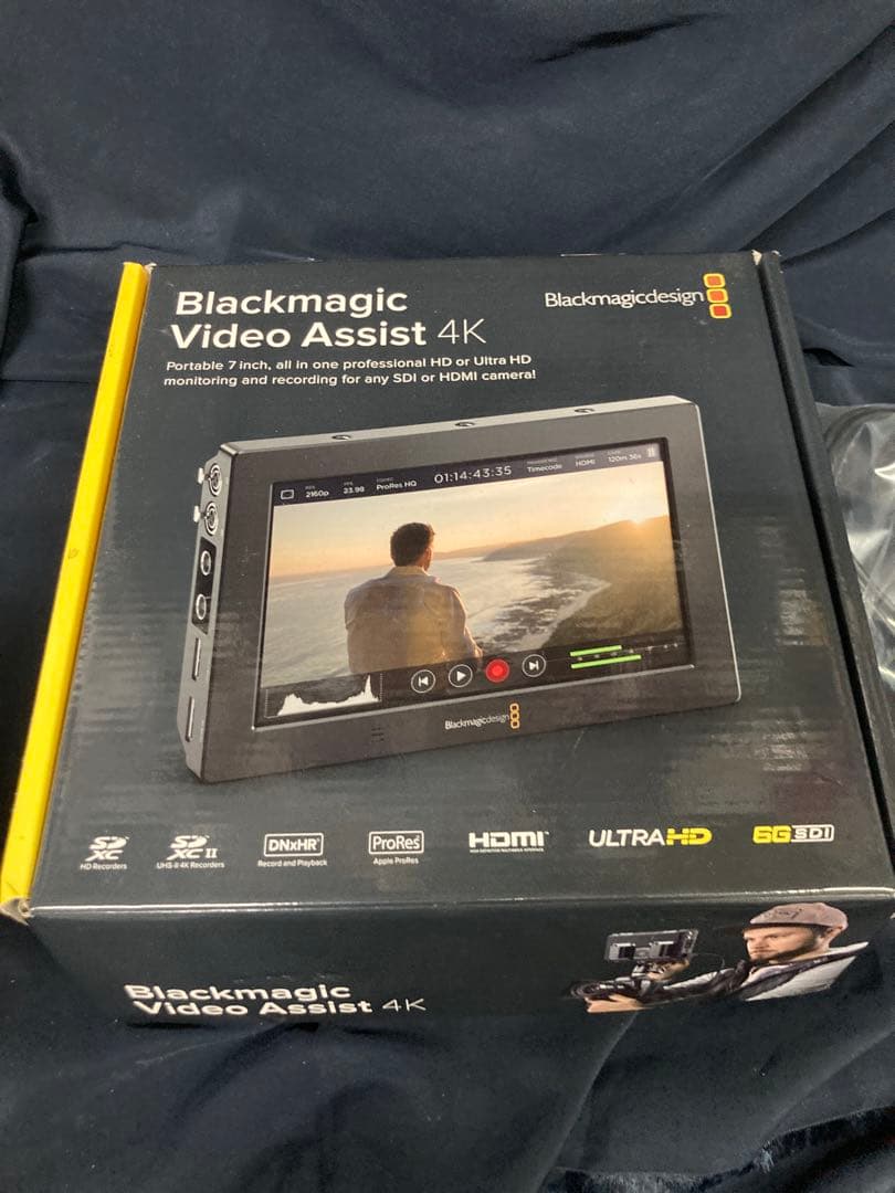 Blackmagic Video Assist 4K 7インチ本体
