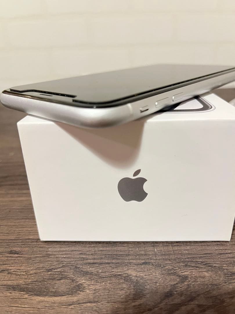 IPhone XR 128GB オフホワイト 香港版 A2108