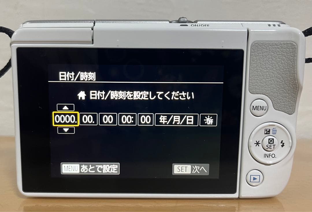 【美品】Canon EOS M10 ミラーレス