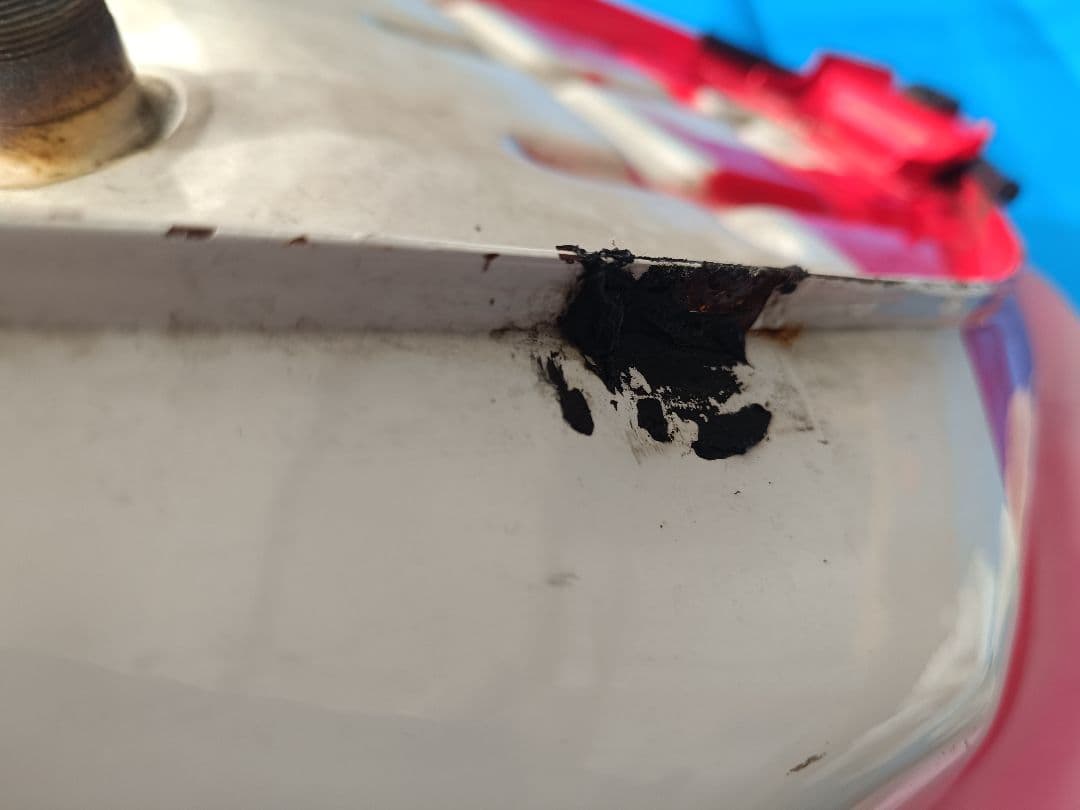 MC21 フューエルタンク　ガソリン ホンダ　 NSR250 赤白　内部はキレイ