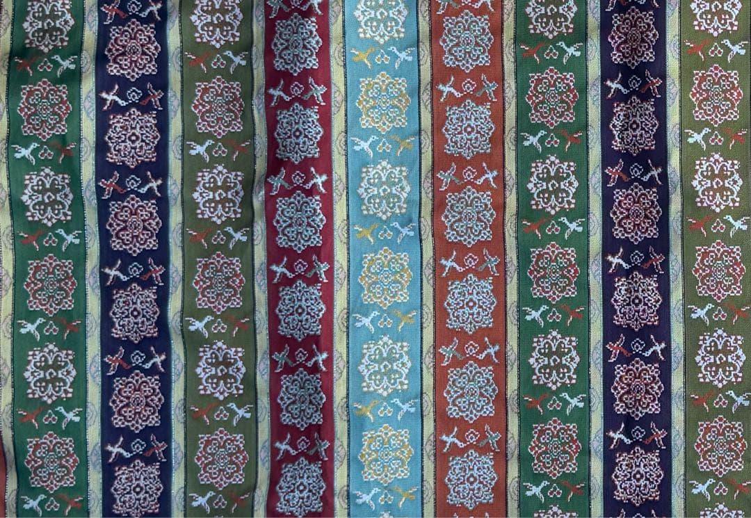 龍村美術織物　美しいテーブルクロス•タペストリー　絹（シルク）100%