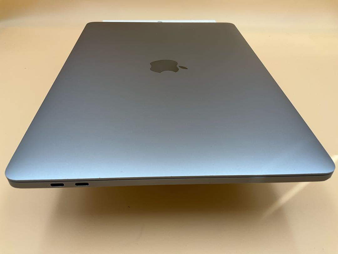 Macbook Pro 2020 13インチ Core-i7 32GB/1TB