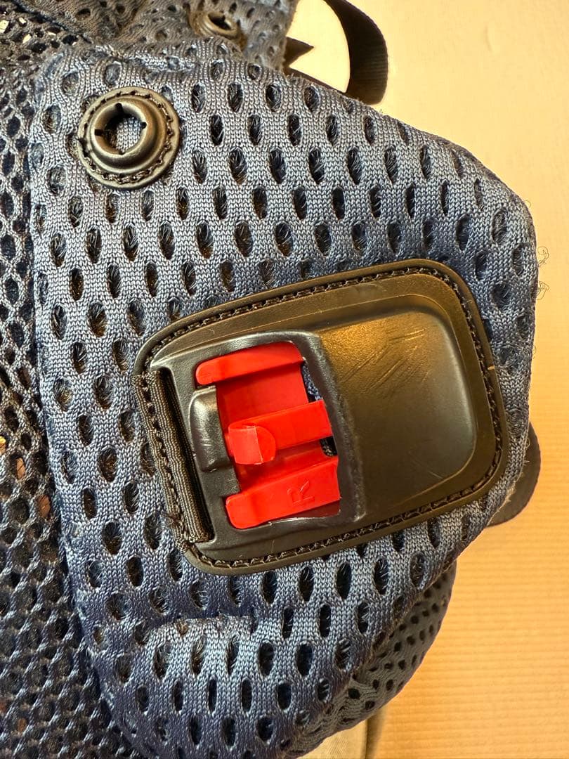 お値下げ☆ベビービョルン　ハーモニー　抱っこ紐 ネイビー メッシュ