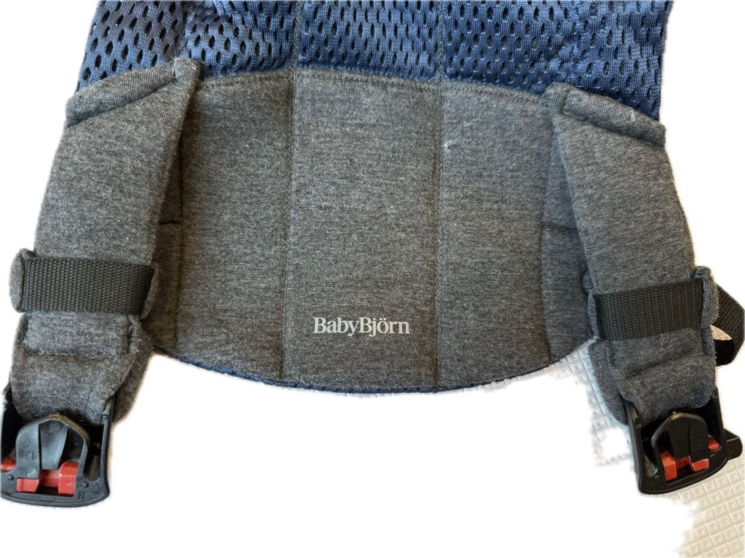 お値下げ☆ベビービョルン　ハーモニー　抱っこ紐 ネイビー メッシュ
