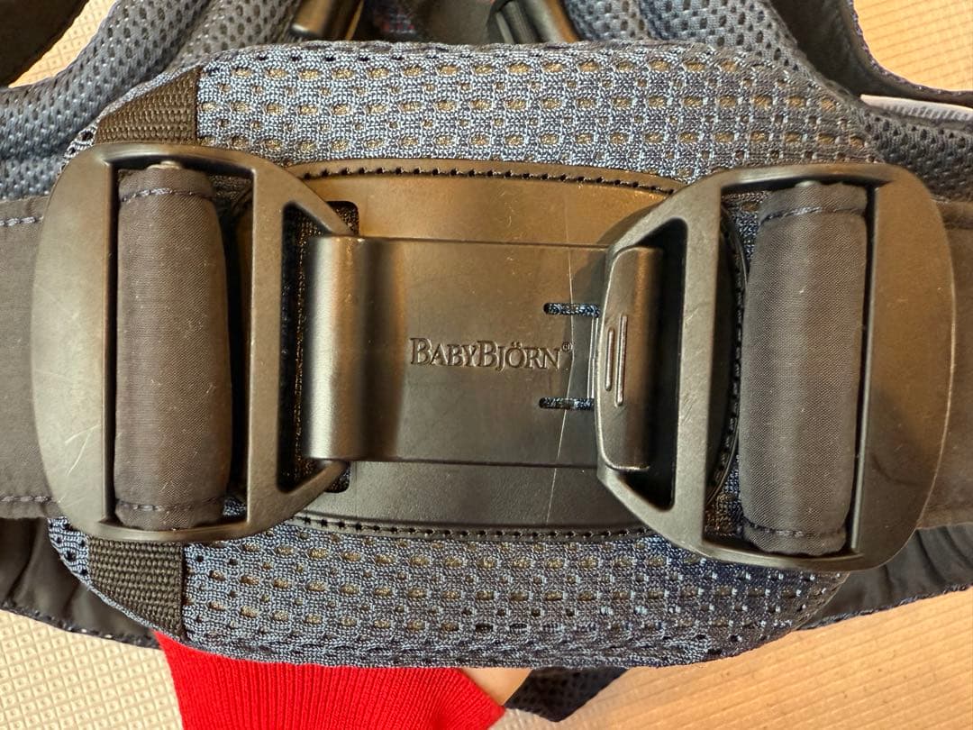 お値下げ☆ベビービョルン　ハーモニー　抱っこ紐 ネイビー メッシュ